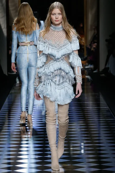 Look 17